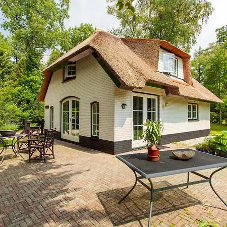 Beautiful And Charming Farmhouse In The Veluwe Chalé