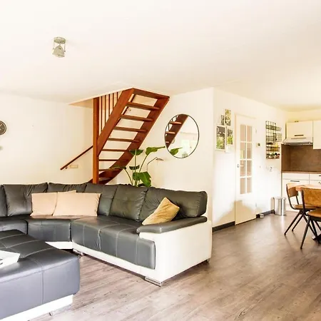 Beautiful And Charming Farmhouse In The Veluwe Chalé